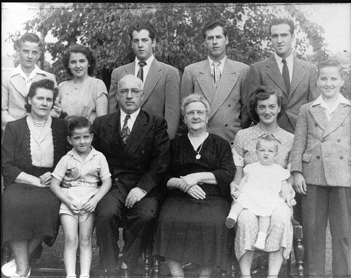 TKeenan-Fam-1948.jpg